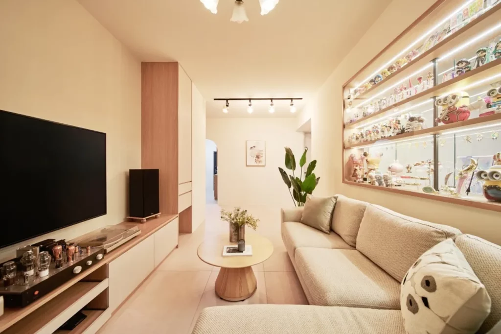 展示櫃也能成為居家空間的亮點,凸顯收藏品的視覺焦點。(相片提供:星宇室內裝修設計工程有限公司)