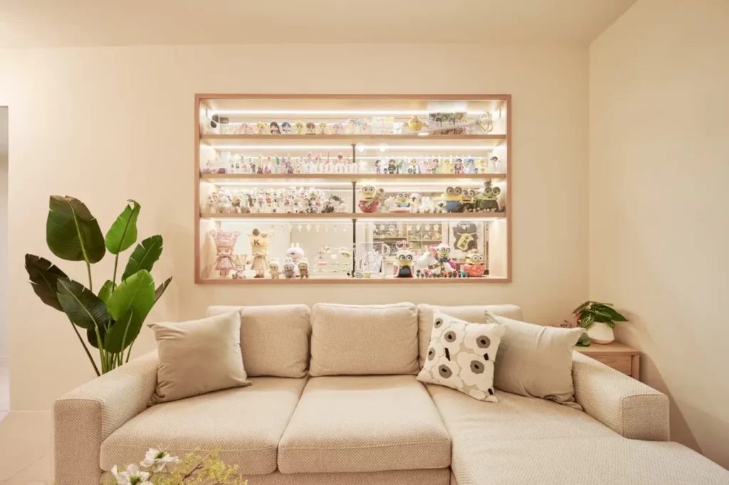 公仔造型與色彩繽紛多樣,展示櫃則應以簡約造型設計為主。(相片提供:星宇室內裝修設計工程有限公司)