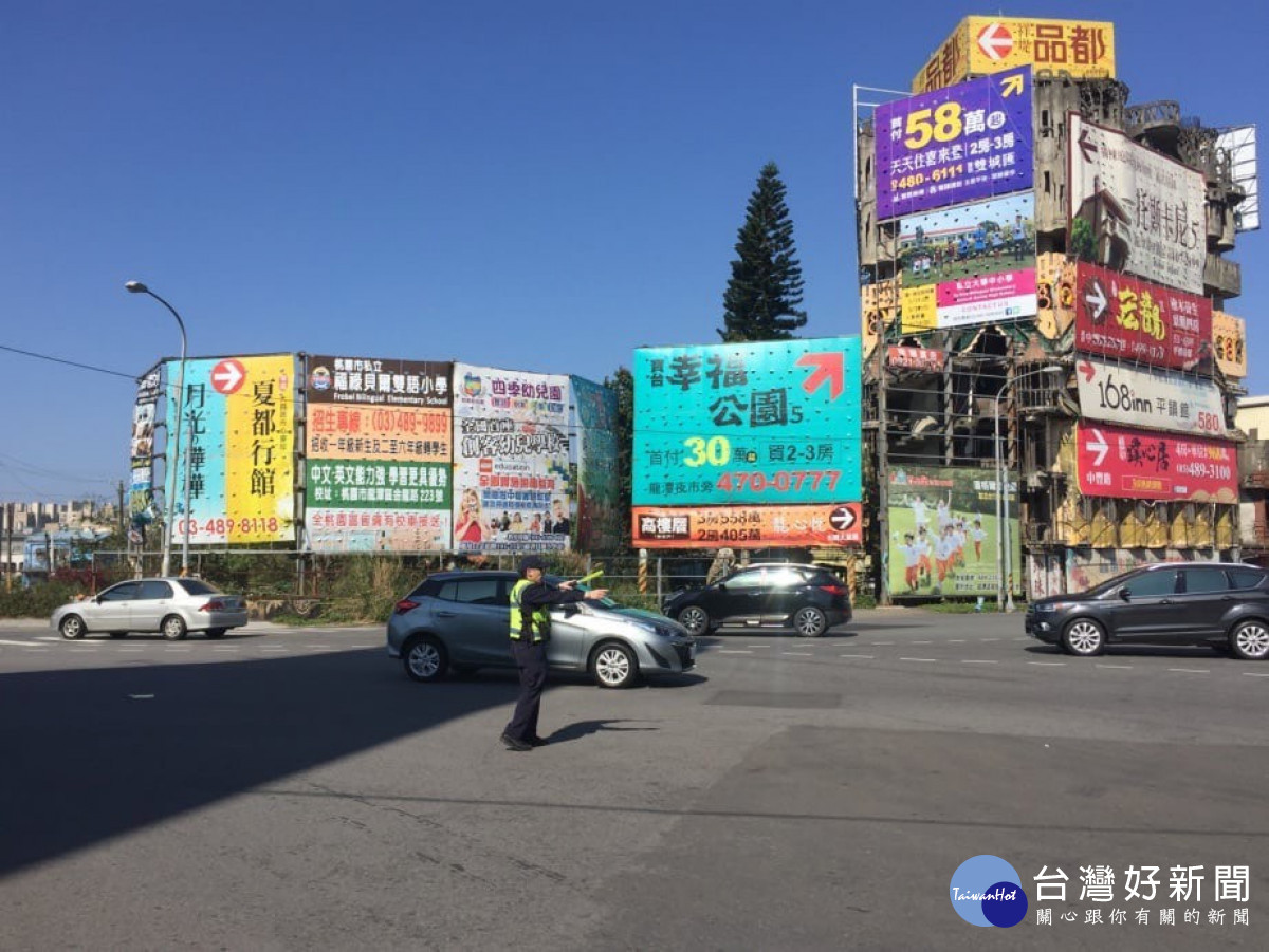 龍潭警察分局因應114年龍潭區清明節連假交通疏導。