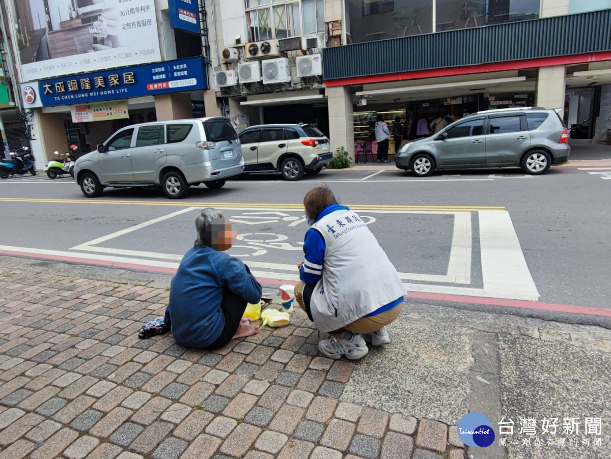 臺東街頭出現乞討者　縣府立即啟動介入關懷訪視