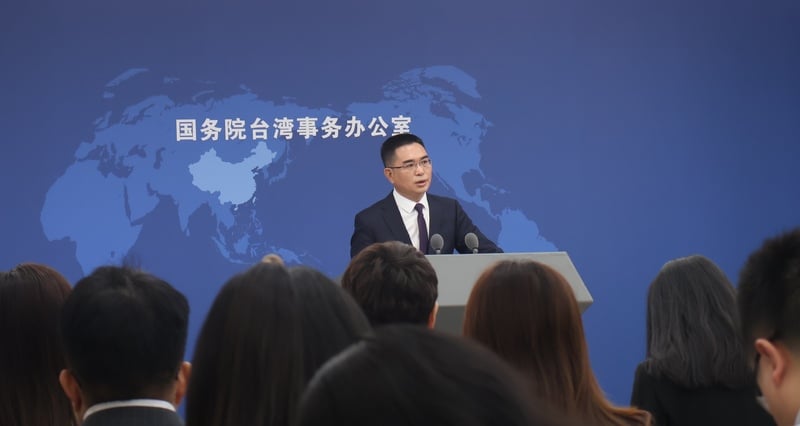近期有一對台商父子在中國大陸武漢被拘留,中國大陸國台辦發言人陳斌華26日表示,不了解具體情況,並稱海協會有針對此案電話回覆海基會的說法是子虛烏有。 中央社