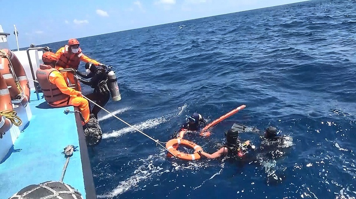 七星岩海域潛水客失聯 恆春海巡成功救援
