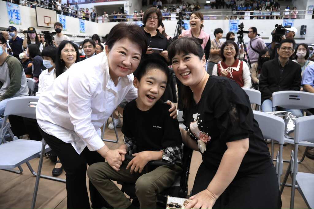 獲選模範兒童的健康兒童則重視健康、生活習慣良好，讓父母、師長感到十分安慰。