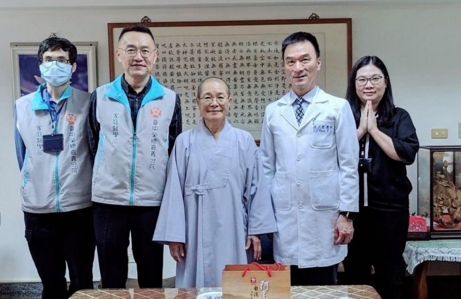 中榮灣橋分院院長陳正榮拜會香光寺  共同促進社區鄉親健康