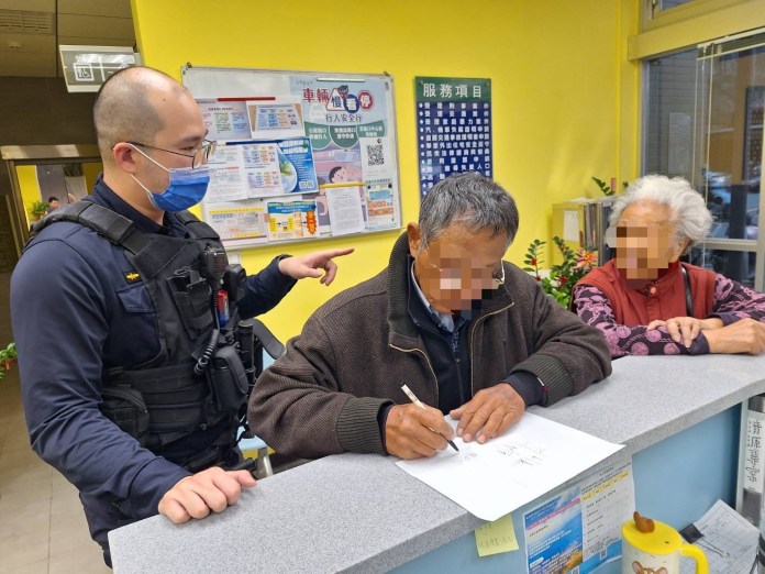 8旬婦忘記回家的路 楊梅警民及時伸援 55 S 74080514 0