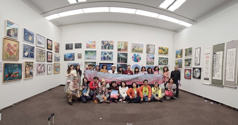 ▲第26屆NPO國際書畫交流展,東京都美術館的展場及展出的藝術家。(圖/李正輝提供)