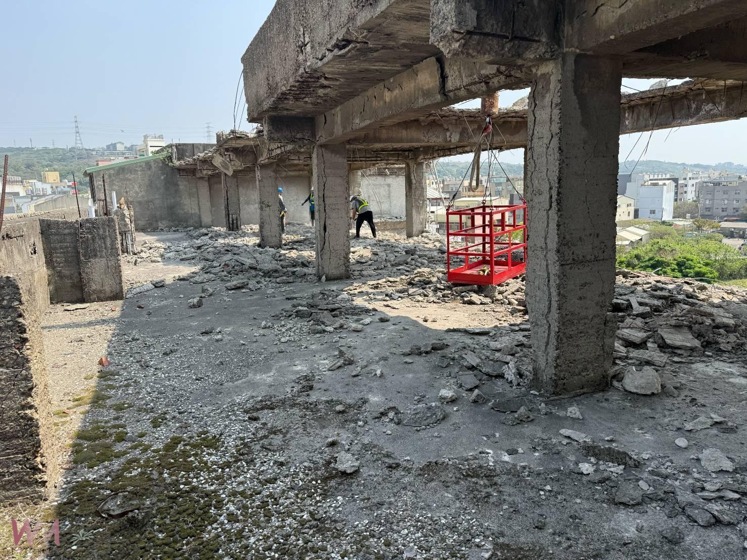 清水老舊建物塌陷物清除中 中市都發局再邀3大公會評估結構安全、將依規評估釐清 - https://www.watchmedia01.com
