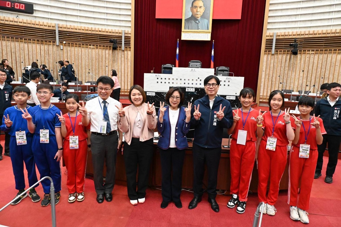 漾新聞|小學生民主初體驗  大小市長平起平坐 高雄市議會最暖心的一天