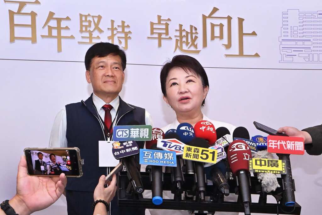▲台中市長盧秀燕表示，醫護是民眾救命恩人，感謝光田綜合醫院「百年守護」。（記者張玉泰攝）