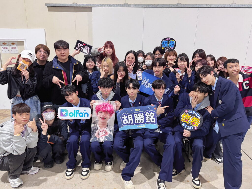 「Dolfan」帶粉絲直擊「F.F.O」出道單曲〈腦袋漂流記〉MV拍攝現場