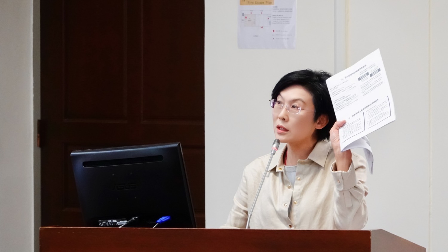 林岱樺強調,台灣種豬具優良耐熱特性,應透過循環育種、智能管理及基因科技來提升國際競爭力。(圖\林岱樺國會辦公室)