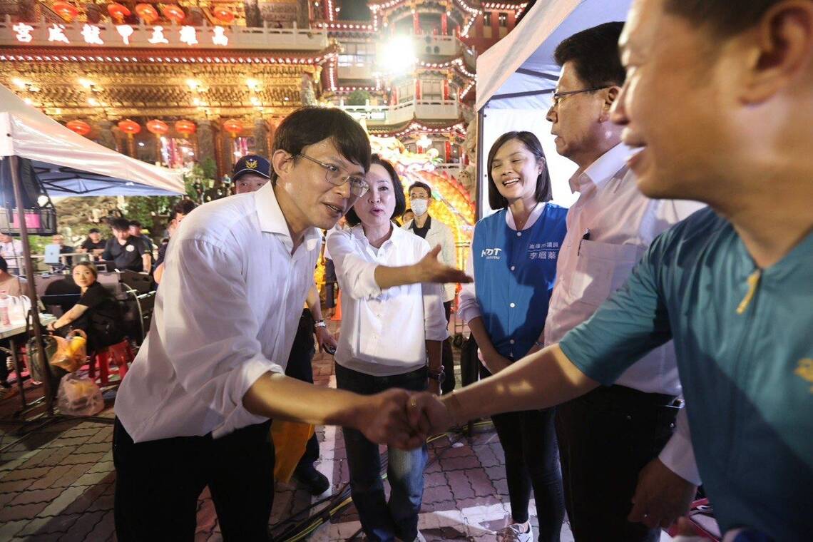 黃國昌高雄開講 群眾怒吼「民進黨還錢」