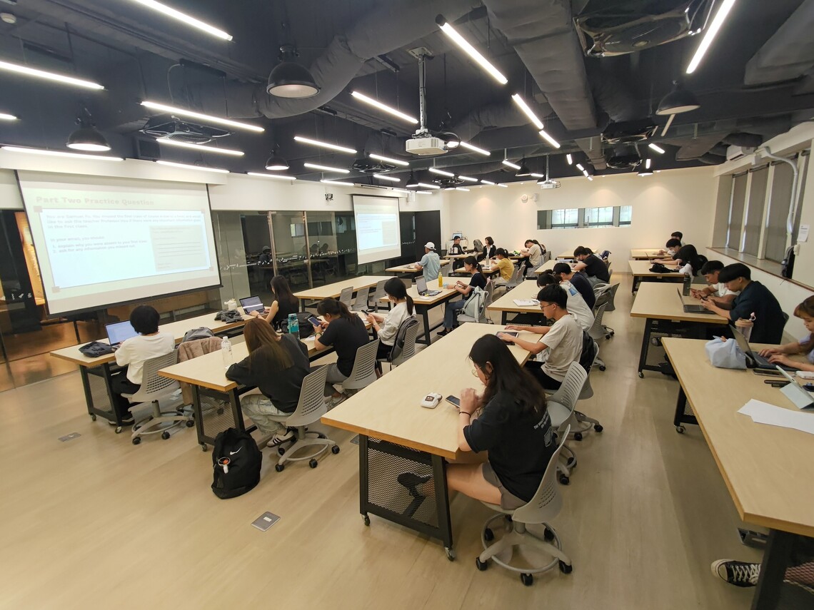 國立中山大學舉辦各式英語寫作工作坊活動。