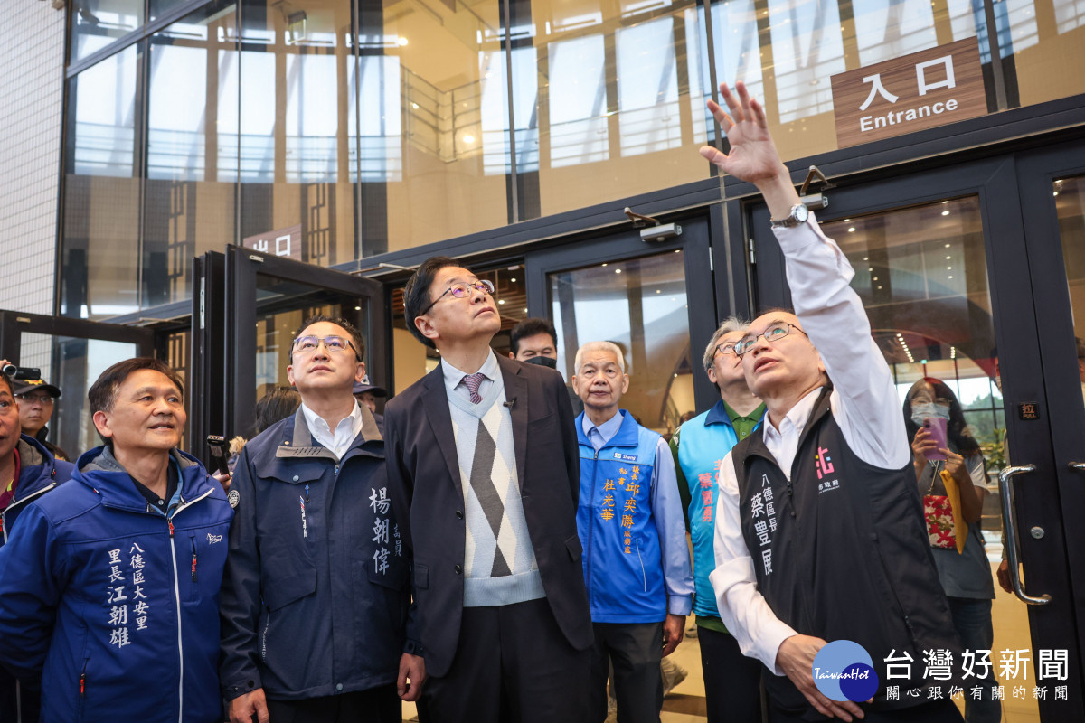 八德生命紀念館帷幕工程視察。