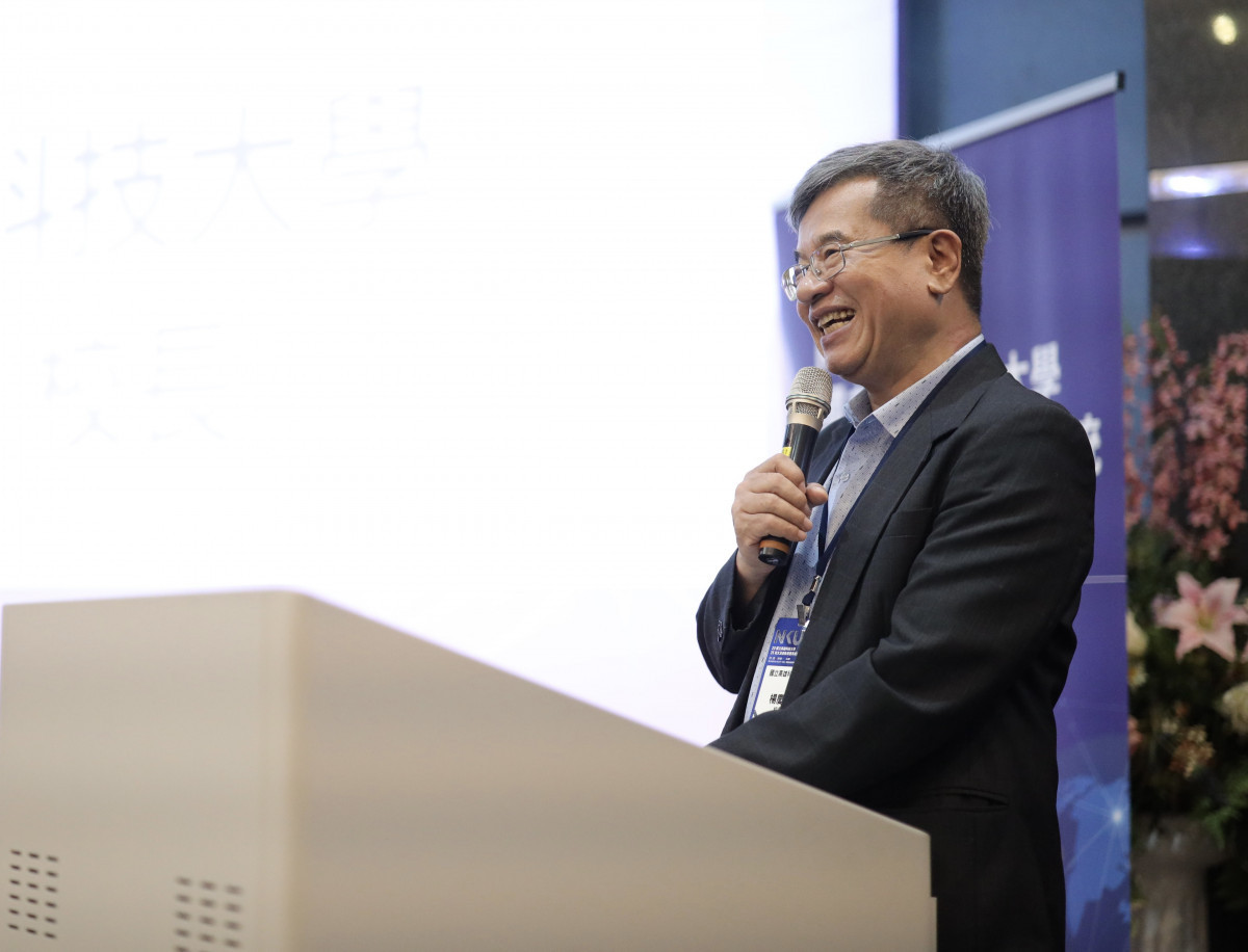 國立高雄科技大學楊慶煜校長表示,因應國家戰略需求及南部地區扣件相關產業轉型升級目標,高雄科技大興建「台灣先進材料研究廠房」,打造台灣次世代精密機械暨先進材料成形技術聚落及台灣先進材料成形技術中心。