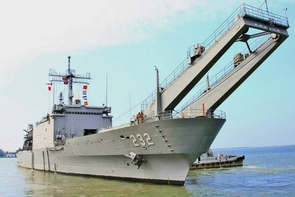中和軍艦與中國漁船碰撞 揭仲憂中國的下一步將是這個。中和級戰鬥登陸艦,翻攝海軍網站