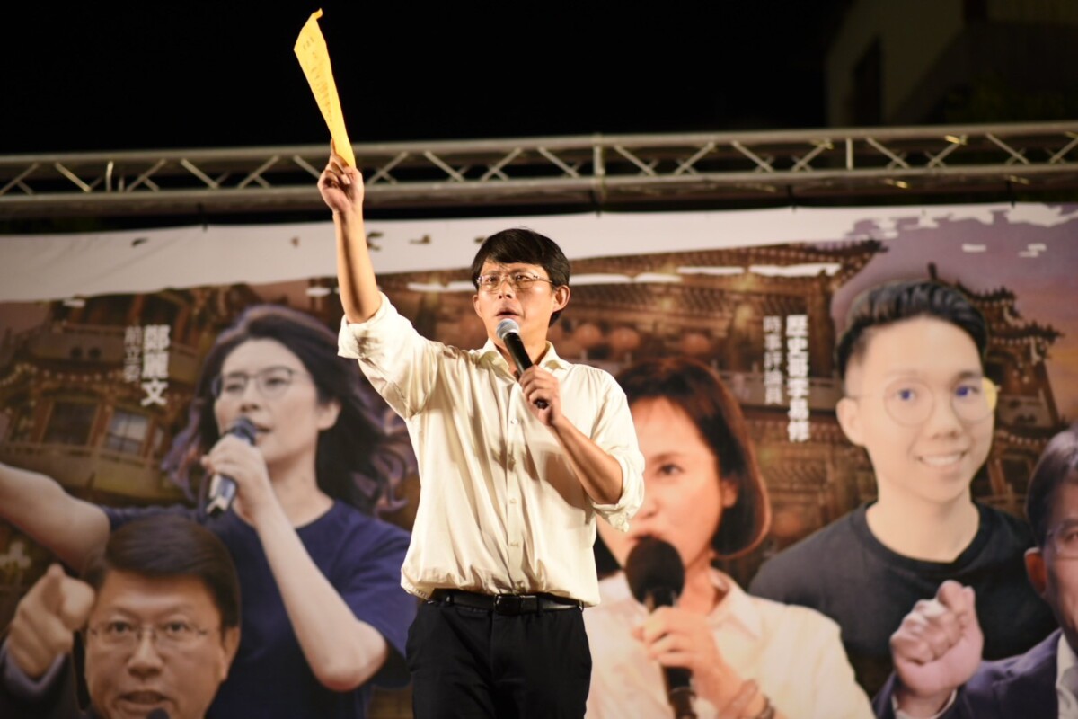 ▲圖說:黃國昌質疑民進黨過去貪汙的錢,什麼時候要還給人民。( 記者李堂安翻攝)