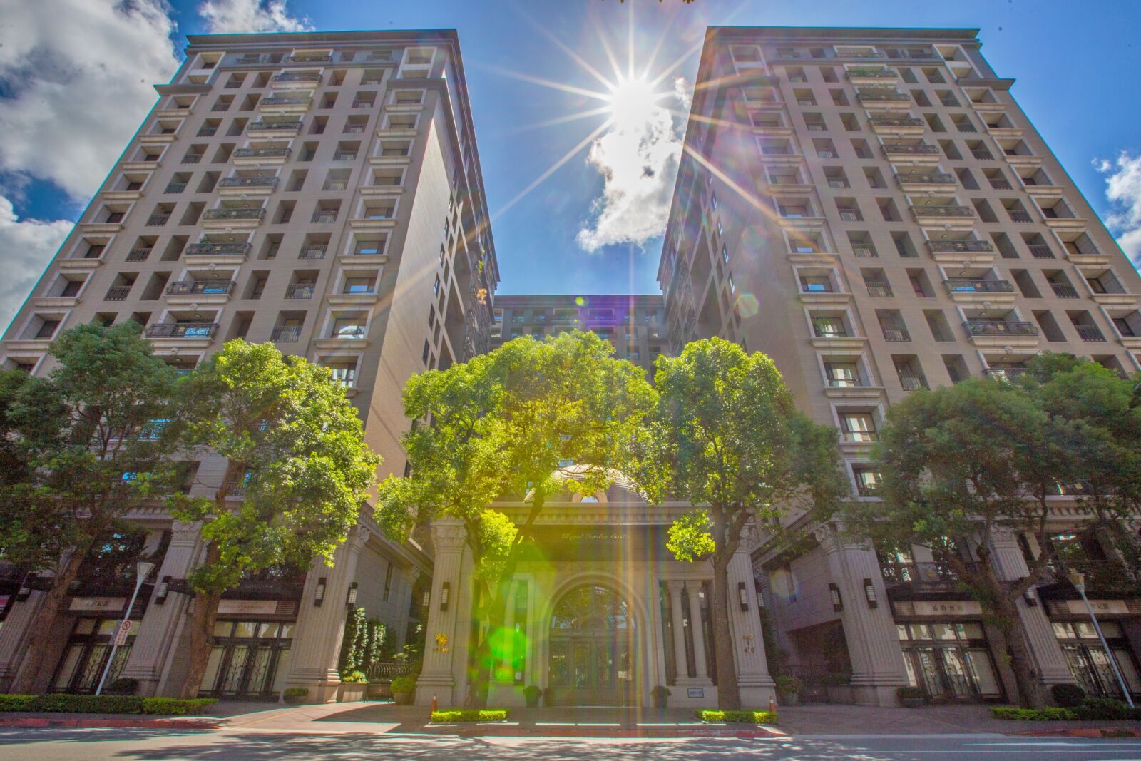 南港LaLaport開幕帶動房價 東方麗池、首泰大方、元利世紀匯成市場焦點 254 CNEWS195250328a03