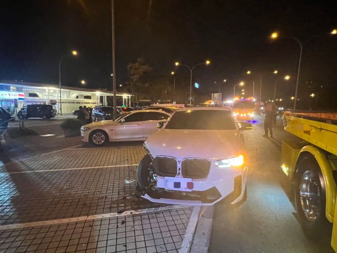 楊梅休息站又傳車禍 他擦撞6車受傷送醫 60 896308 0
