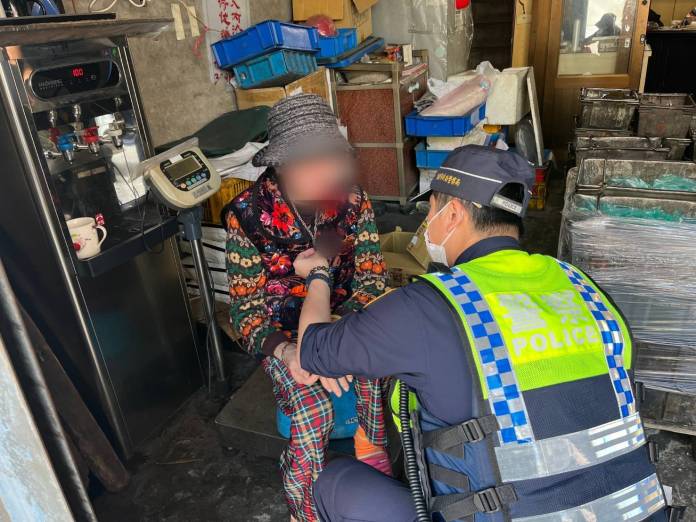 8旬老婦外出迷途 警憑「這一物」助平安返家 60 765508 0