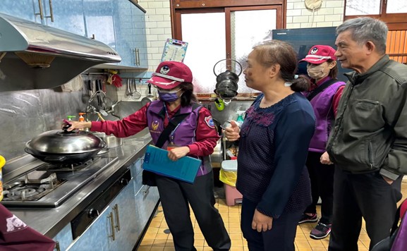 桃園防火宣導隊25周年慶祝活動熱鬧登場 防宣姊妹為社區安全把關 60 S 14196789