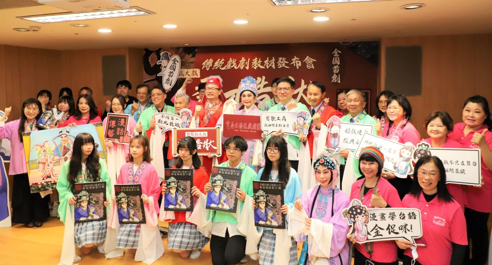 《圖說》技職專業翻轉傳統藝術!。〈教育局提供〉