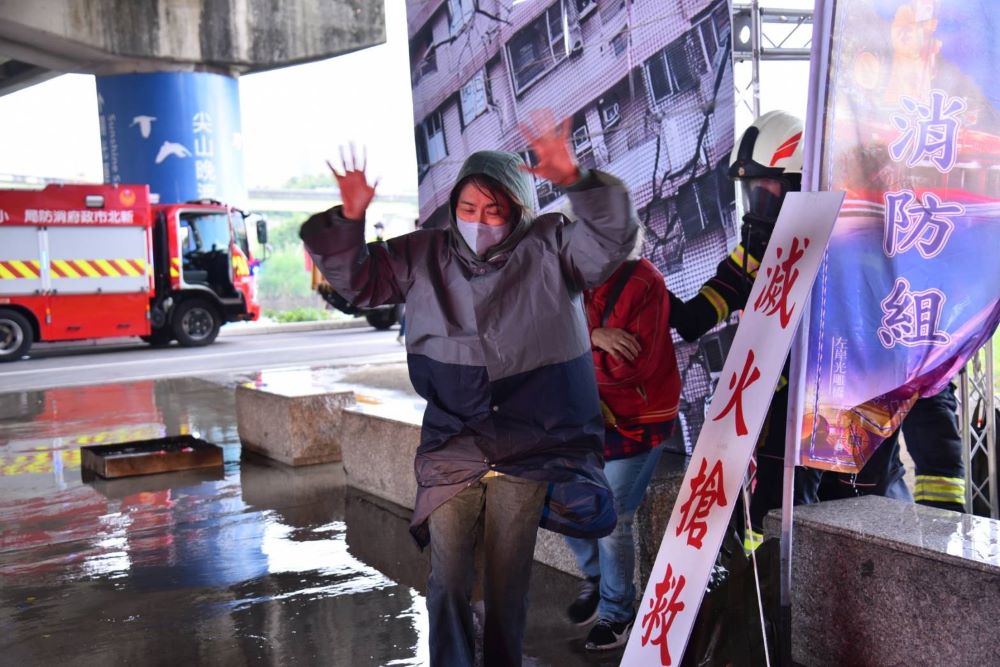 《圖說》中和區公所颱洪暨地震複合式災害防救演練,提升全民防救災應變能力。〈中和區公所提供〉