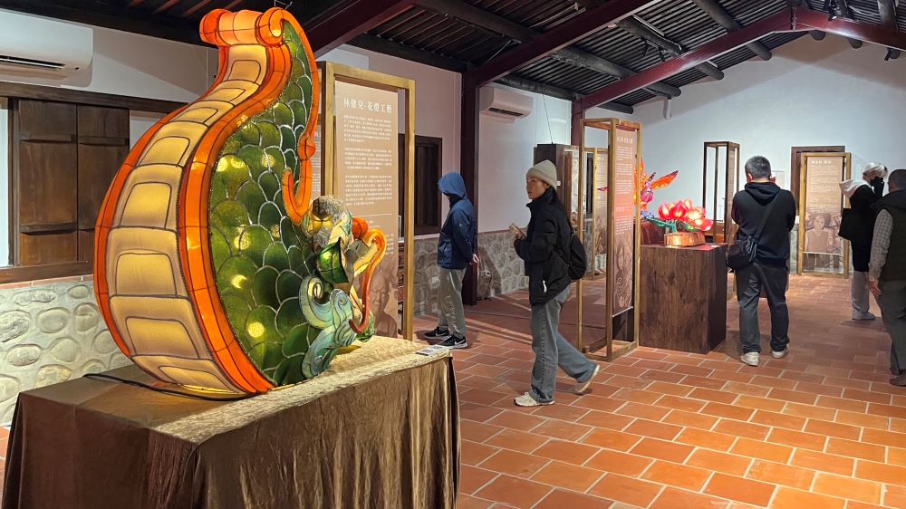 《圖說》新店十四張歷史建築園區規劃四大主題展，展出新店早期人文光景、新北傳統工藝文化資產及保存者作品。〈文化局提供〉