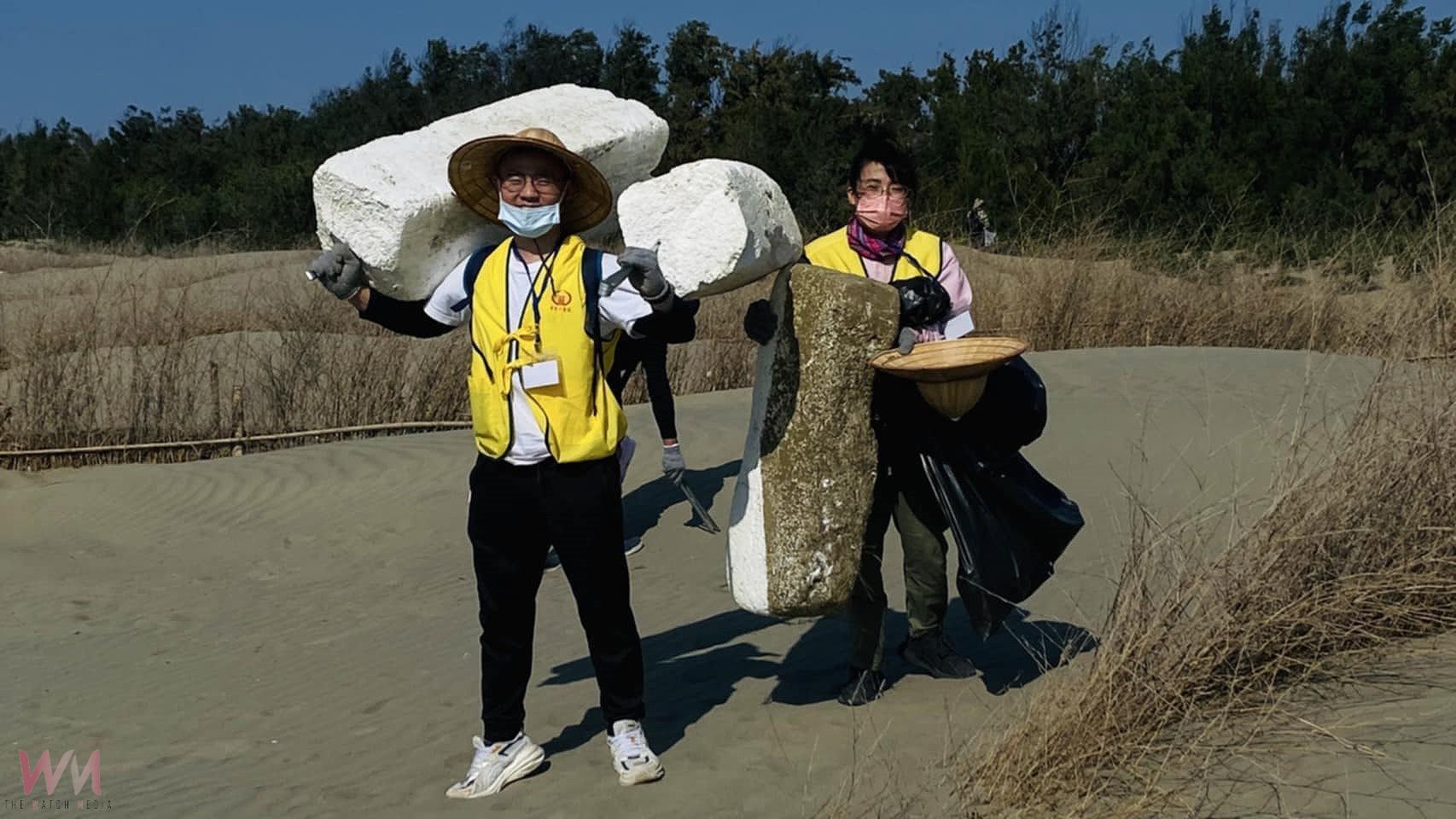 響應世界地球日 淨灘落實環保行動 - https://www.watchmedia01.com