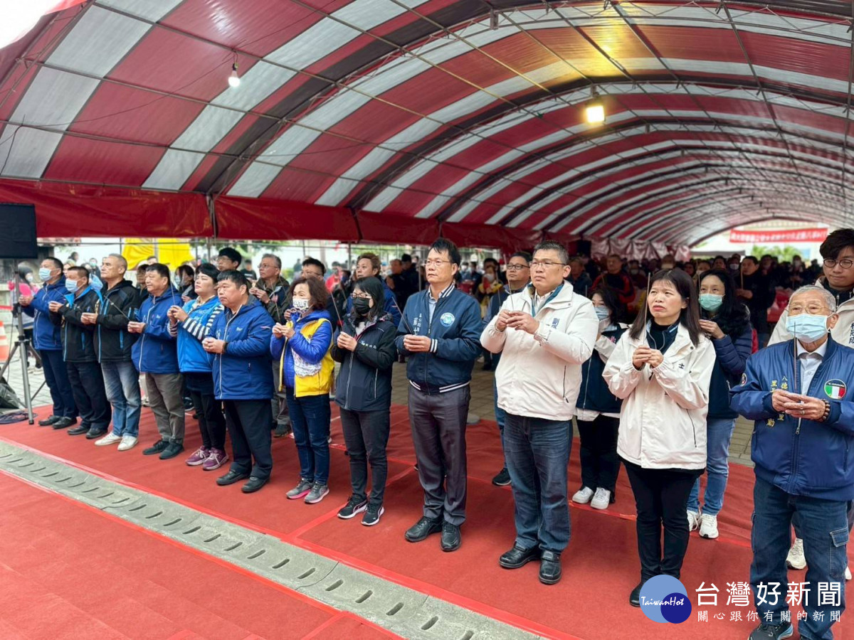 八德生命紀念館、大安公墓春祭大典,市府及地方仕紳齊聚追思先人。