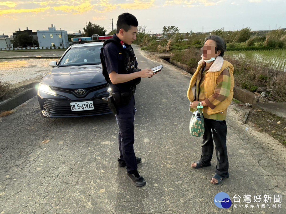 婦人迷路警方協尋，最終警方順利聯繫婦人的家人讓她平安返家。