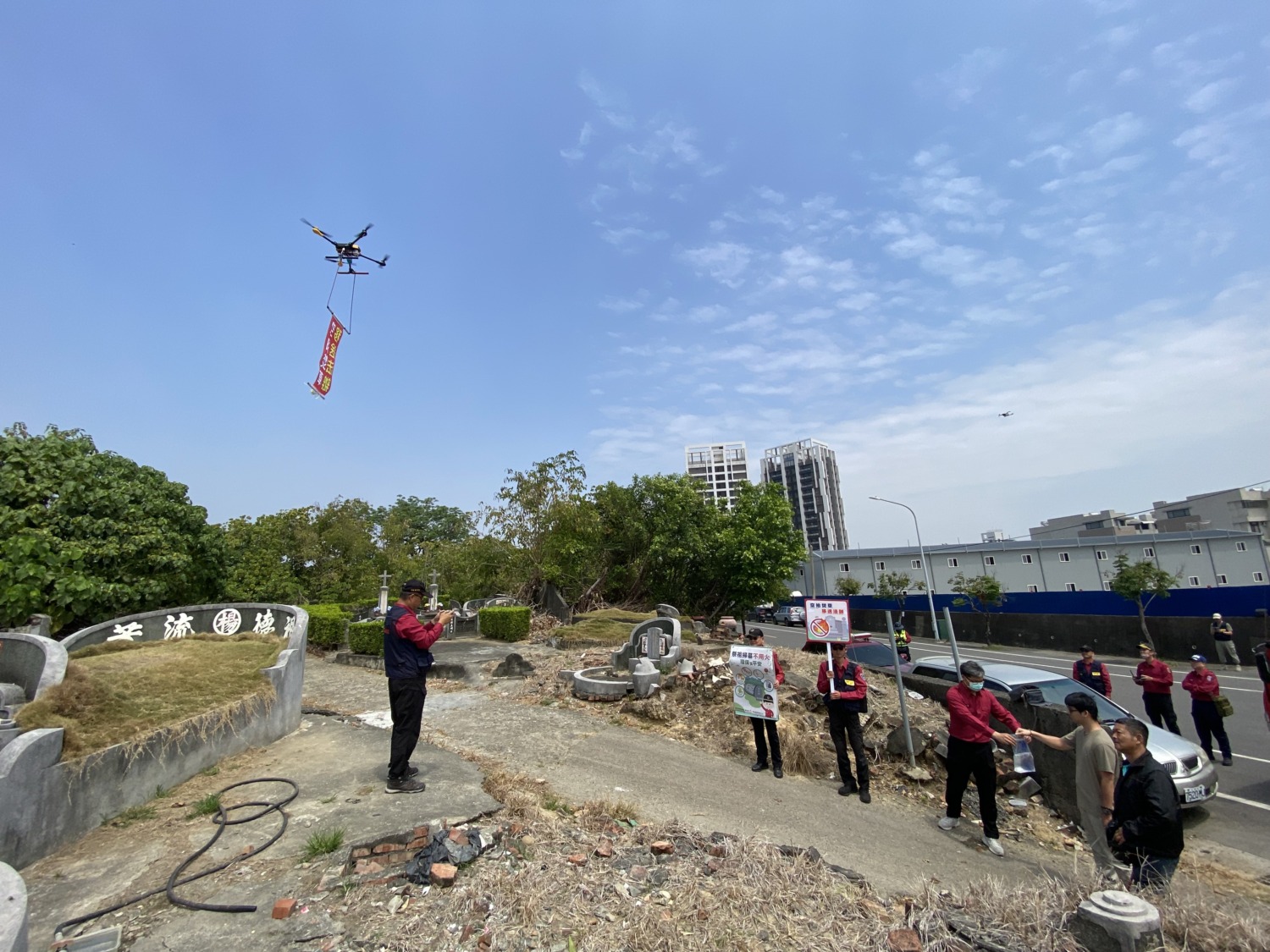 高市消防無人機巡邏 加強清明火災防範與安全保障