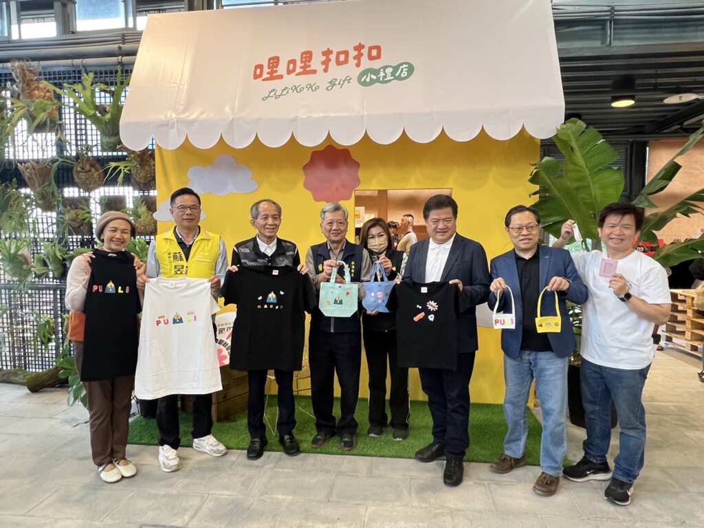 ▲南投擁有豐富的農產資源與文化底蘊，「小山選物」透過與在地農友、職人及文創品牌合作，不僅提供優質的農特產品，更將地方特色融入商品與體驗活動中。（記者蘇彩娥攝）