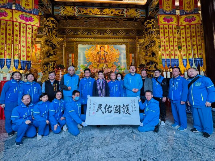 何志偉代表總統贈墨寶 圓德慈惠堂善行受讚譽 81 wp 17433346459433550295915182603425