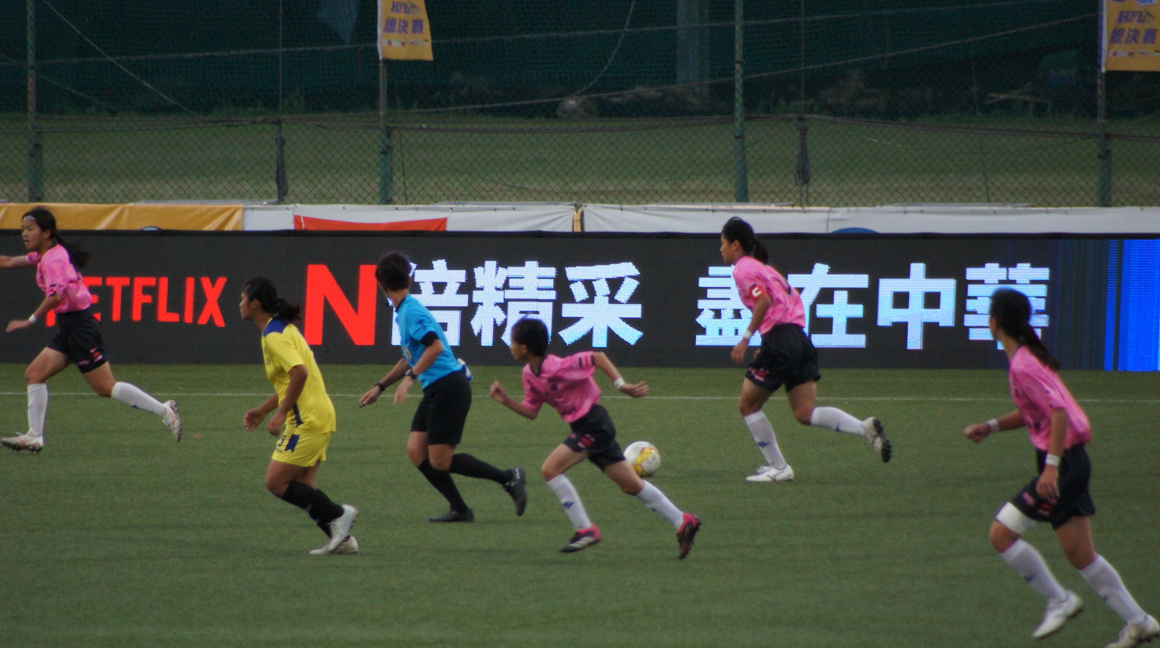 圖 五權女孩全力以赴奪得勝利 記者王偉翻攝