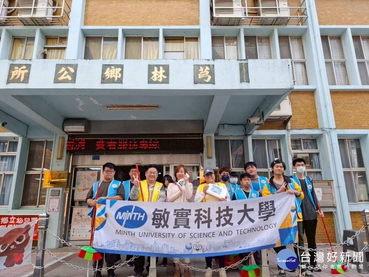 參與活動學生透過實際行動,更能體會到公共設施維護的重要性。