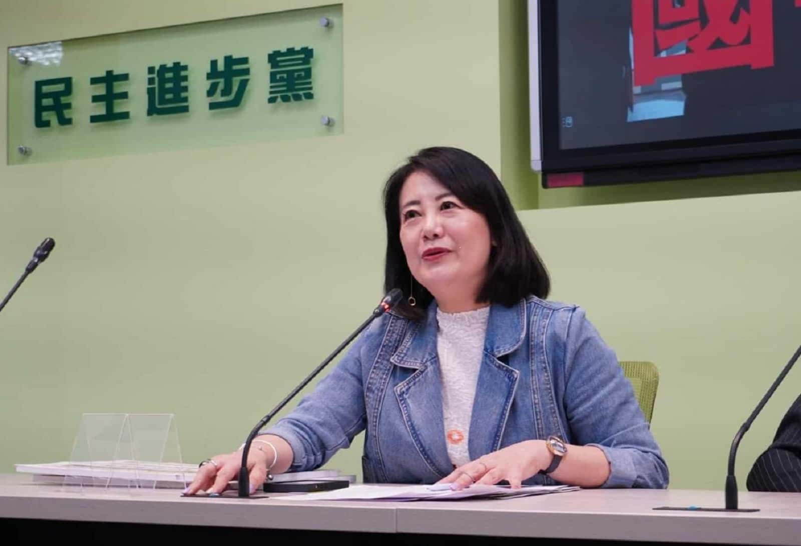 民進黨團幹事長吳思瑤31日幫總召柯建銘講話，回嗆國民黨搶當台灣特首。資料照片