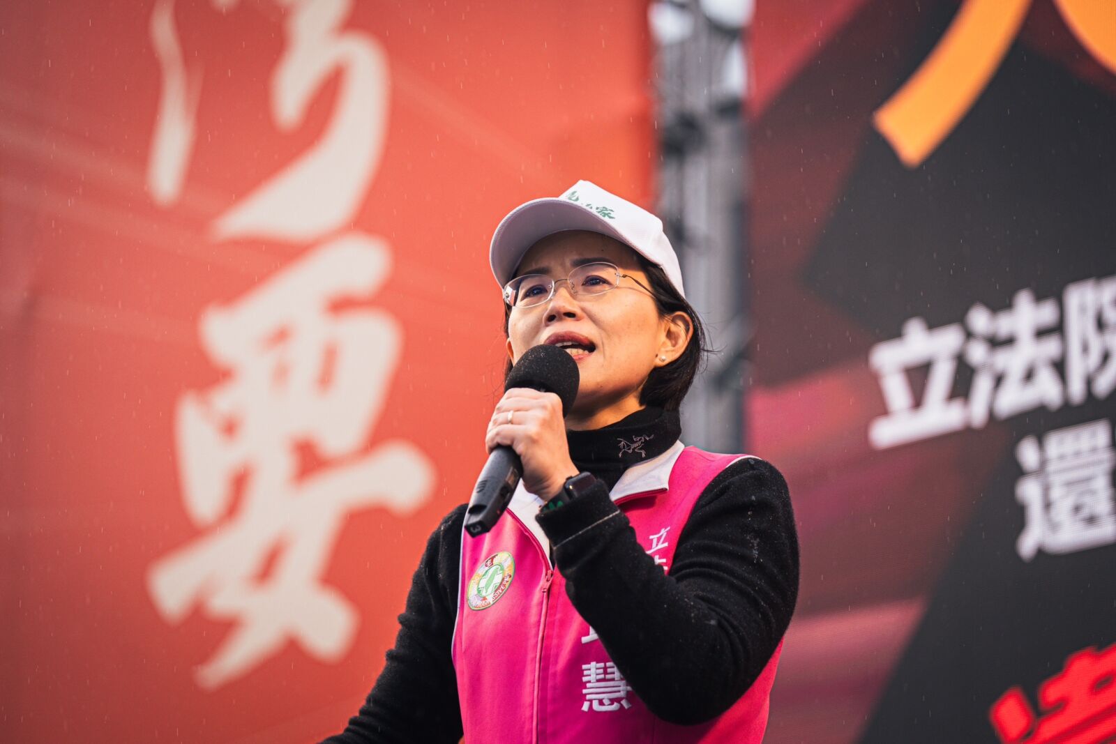 蘇巧慧轟藍白亂修財劃法 新北市人均分配經費降全國最低 216 蘇巧慧轟藍白亂修財劃法 新北市人均分配經費降全國最低 215