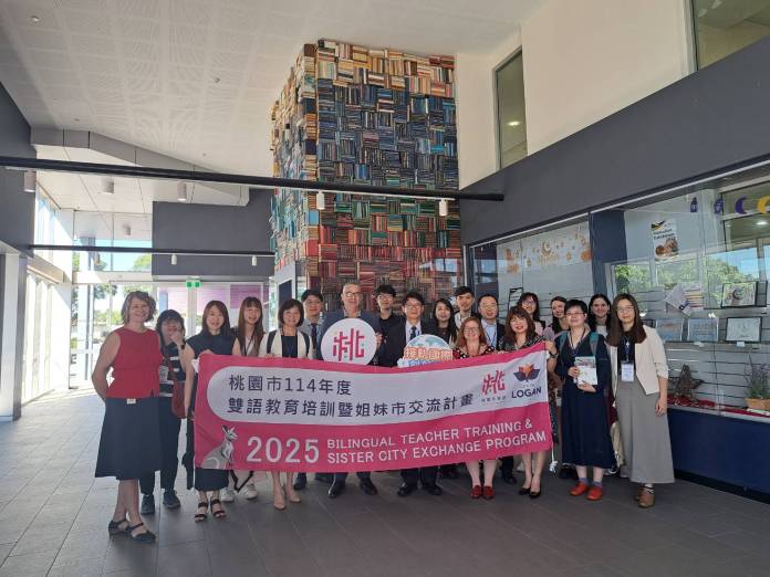 桃園代表團赴澳洲洛根市交流 互贈特色書籍歡慶締盟30周年 78 633432