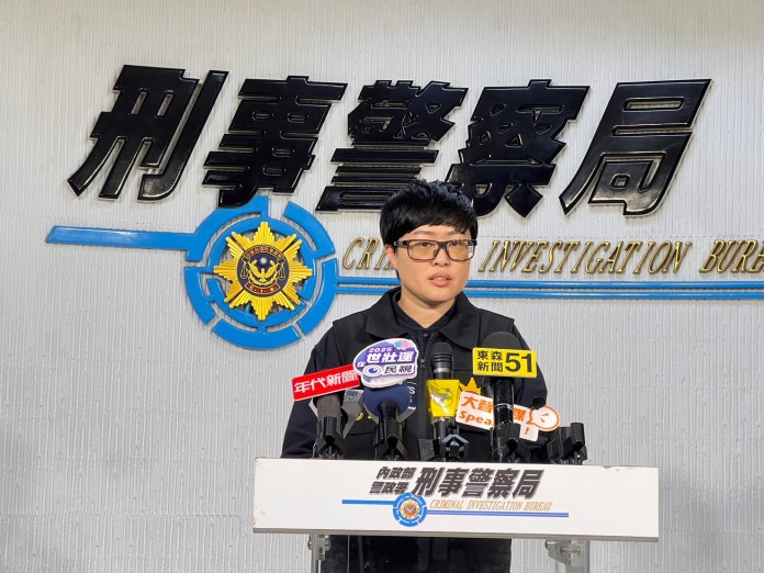 假投資詐團據點掛匾額「仁者無敵」 逾50成員被逮17人羈押 64 S 67592198