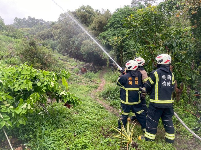 桃消大有分隊墓地火警演練登場 超前部署救災能量 69 S 30072884 0
