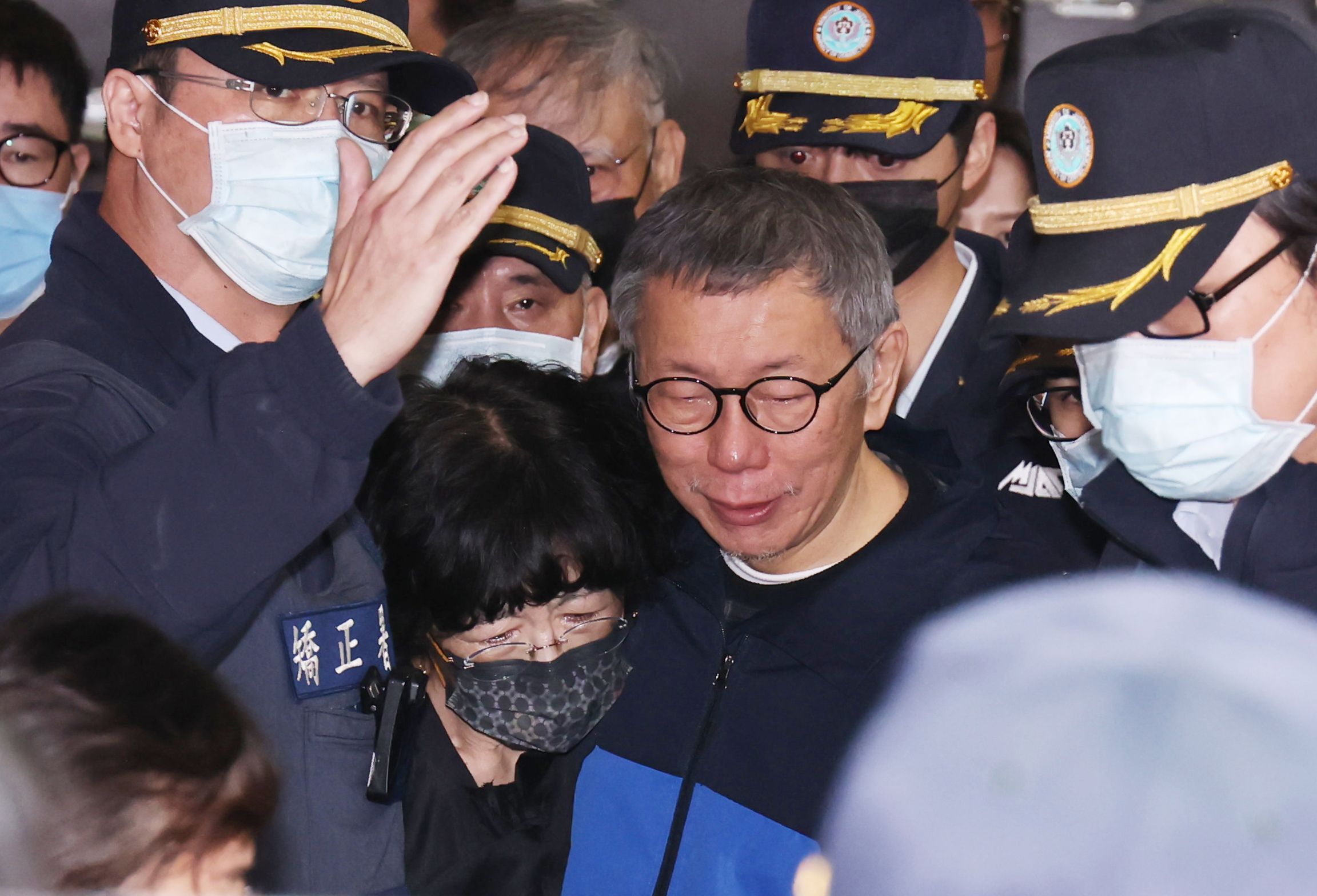 柯文哲出現血尿、噁心嘔吐等狀況,截至1日已戒護就醫3次,傳明上午在衛福部台北醫院開刀。資料照片