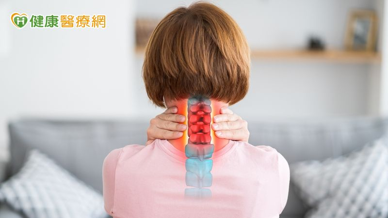 60歲以上近9成頸椎退化!醫提醒「這些症狀」別輕忽 嚴重恐癱瘓