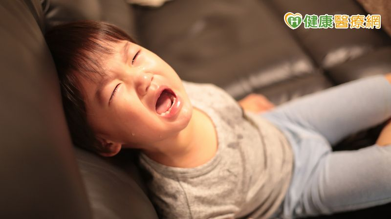 孩子2歲半只會發出哭聲? 專家告訴你「語言發展應對進程與治療」