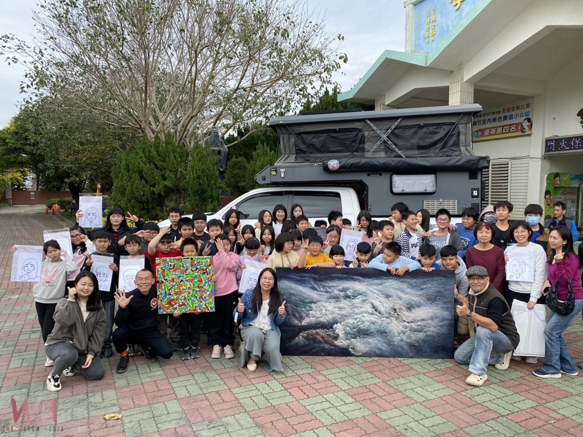 藝術走進校園!台西新興國小邀請藝術家現場作畫——「技」憶童顏 - https://www.watchmedia01.com