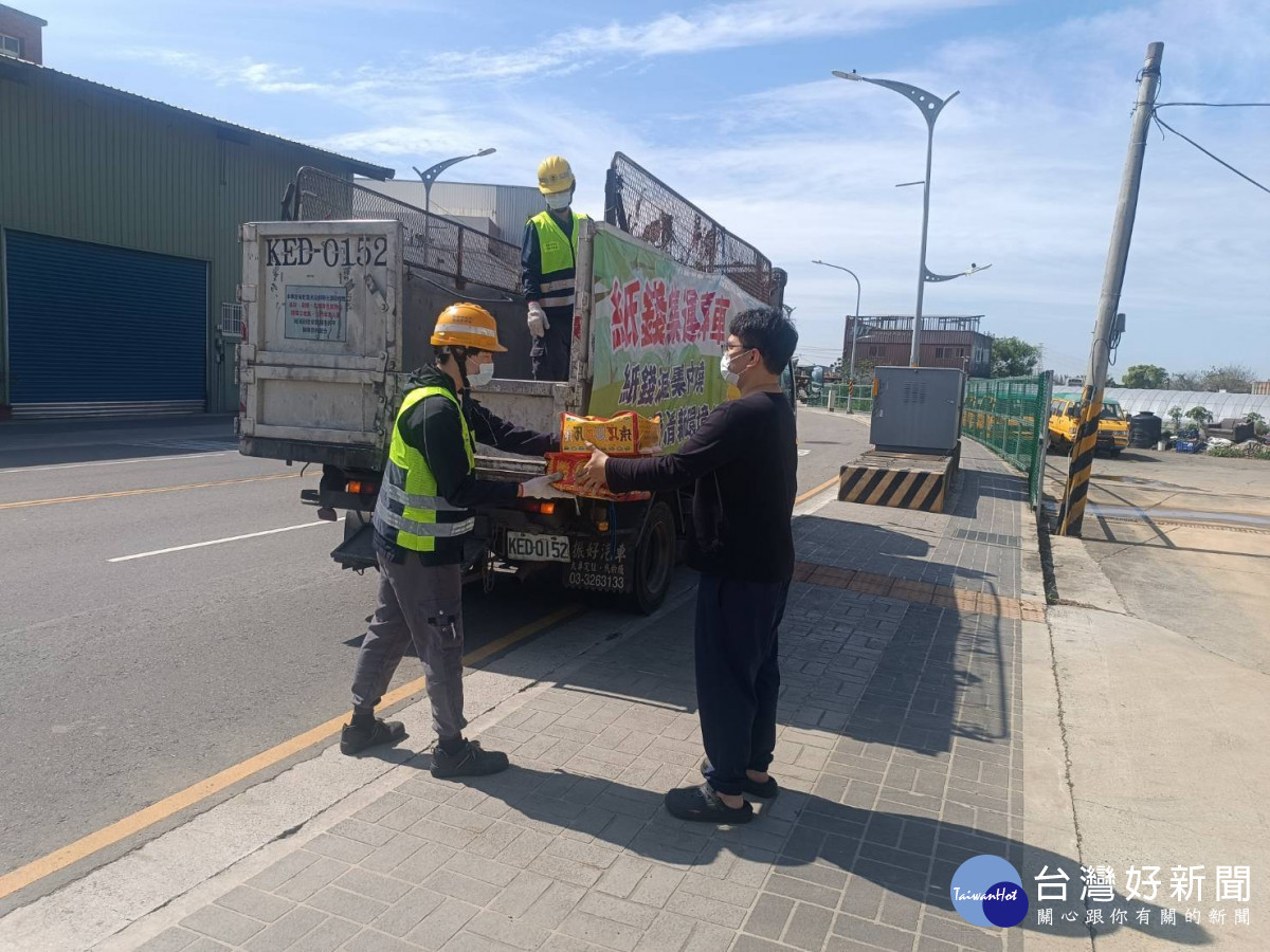 清明連假桃園垃圾收運不間斷,掃墓紙錢減量集中焚燒。
