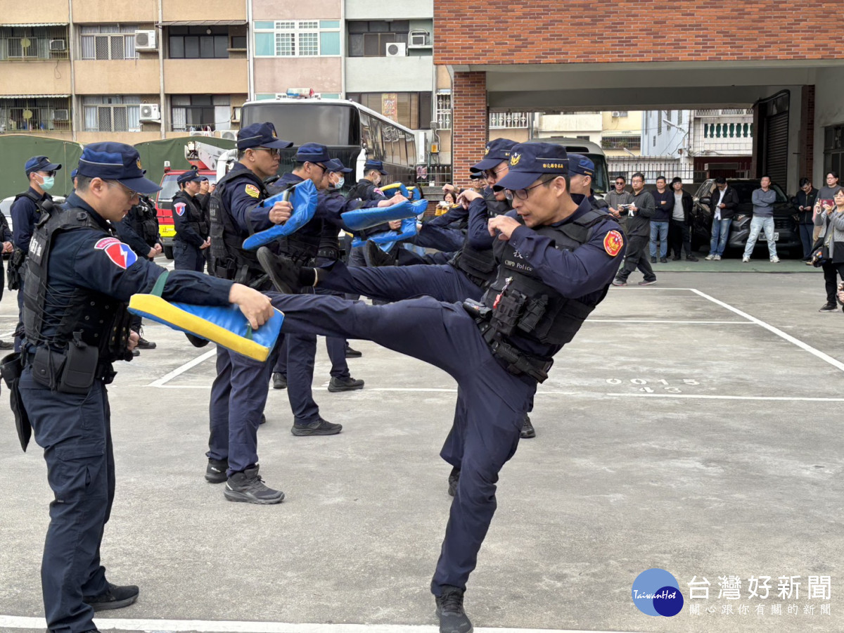 強化大甲媽祖遶境維安，縣警局成立「機動應變隊」。圖／記者鄧富珍翻攝