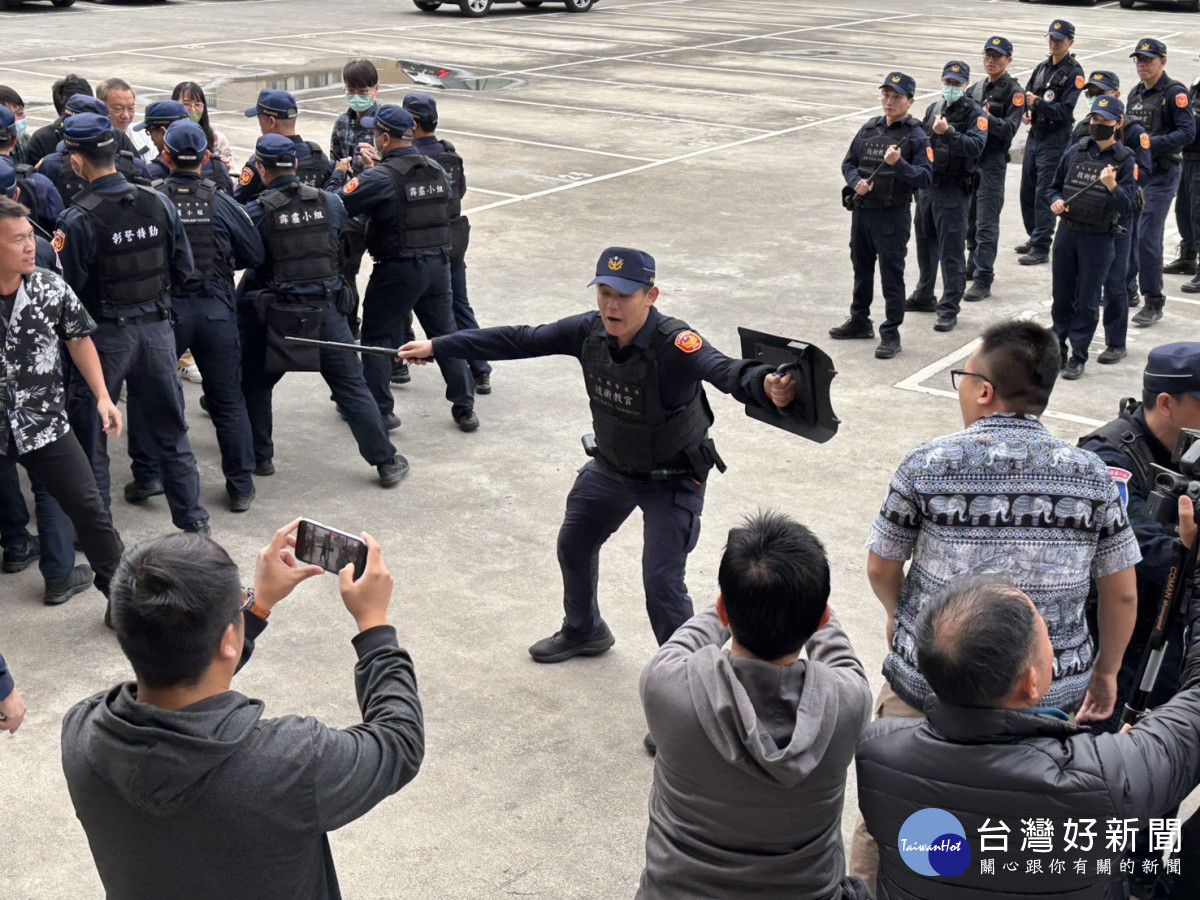強化大甲媽祖遶境維安,縣警局成立「機動應變隊」。圖/記者鄧富珍翻攝