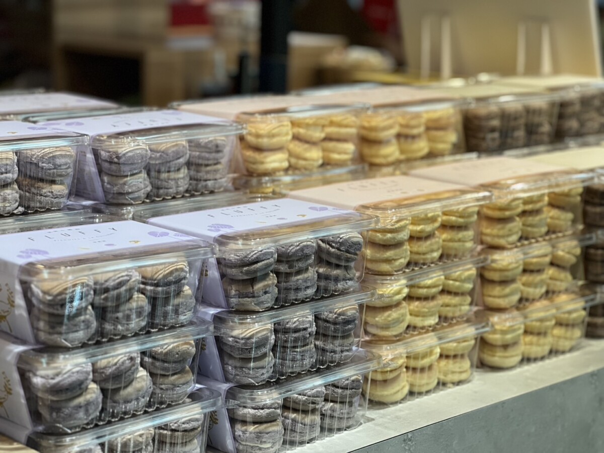 ▲Global Mall新左營車站推甜點快閃櫃「小熊菓子」，人氣「芙菲小圓餅」必買。（圖/Global Mall新左營車站提供）