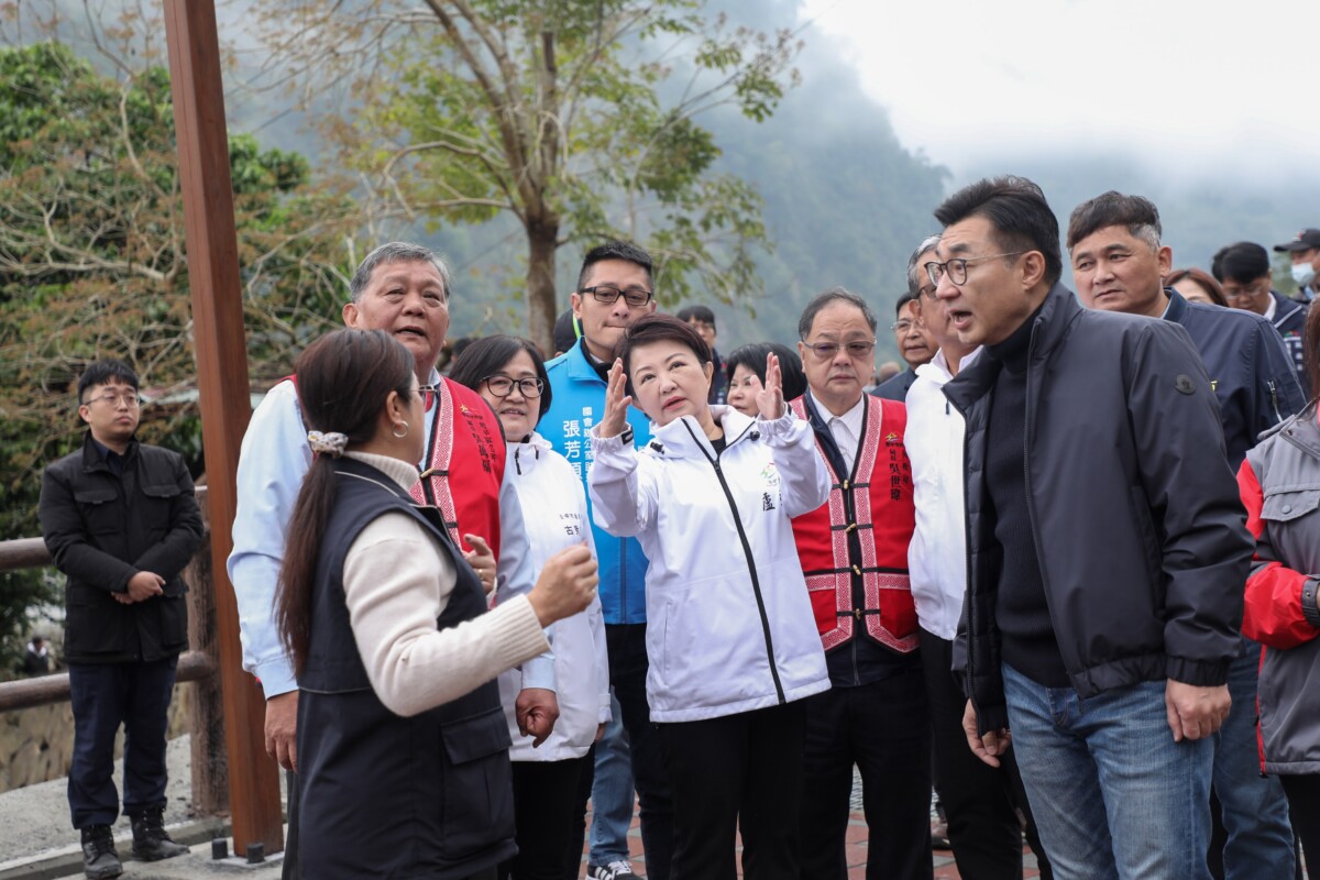 ▲市長盧秀燕感謝立法院副院長江啟臣及議會的支持，特別是朱元宏、古秀英及吳振嘉三位議員，在中央及議會為原鄉發聲，和平區才能迎來諸多建設。(圖/中市府提供)